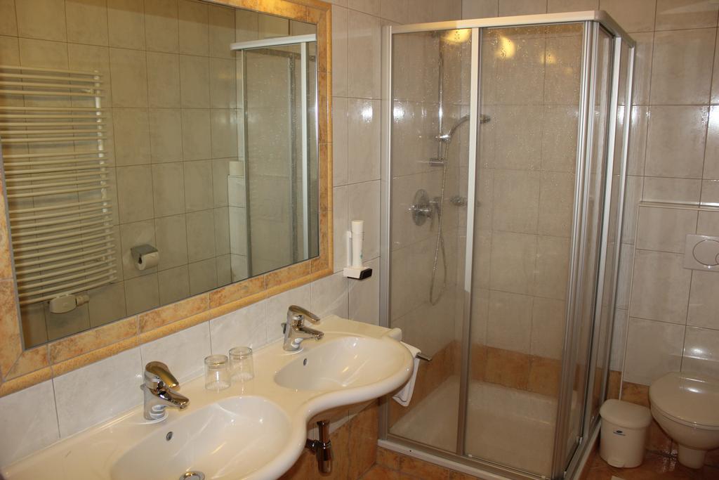 Hotel Flatscher Stuhlfelden Екстериор снимка